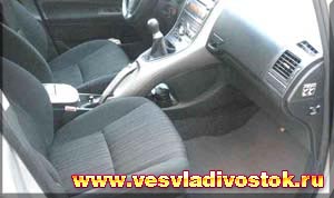 Toyota Auris 1. 6 16v VVT-i