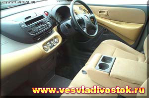Nissan Tino