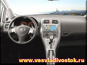 Toyota Auris 1. 6 16v VVT-i