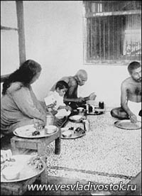 С Махатмой Ганди в Вардха