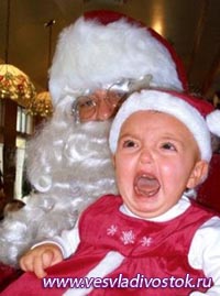 Как Дед Мороз и Санта пугают детей