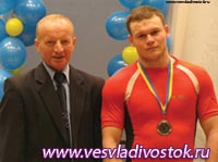 Бердянские ветераны-волейболисты завоевали кубок Вадима Карповича