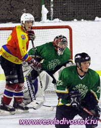Восьмого декабря стартовал чемпионат области по хоккею с шайбой среди команд высшей лиги.